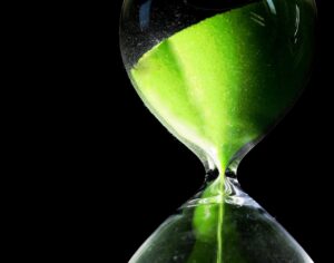 ミドル転職における退職のタイミングとキャリアアップの関係は？